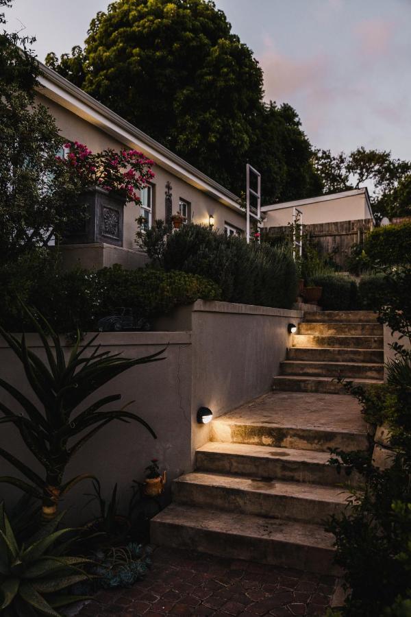 Cornerstone Manor Bed & Breakfast เกรแฮมส์ทาวน์ ภายนอก รูปภาพ